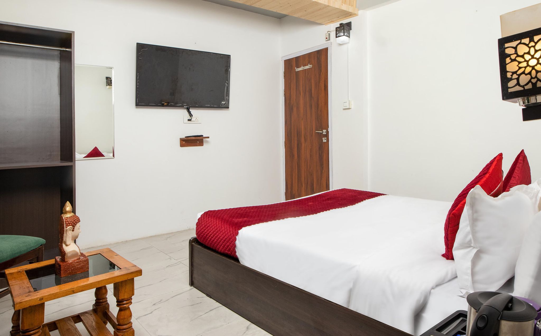 Family Triple Room with Common Balcony