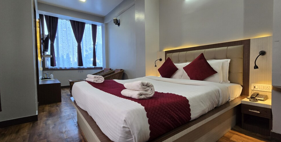 Deluxe with Common Balcony