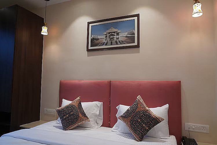 Hotel Anant Inn Deluxe Room 2