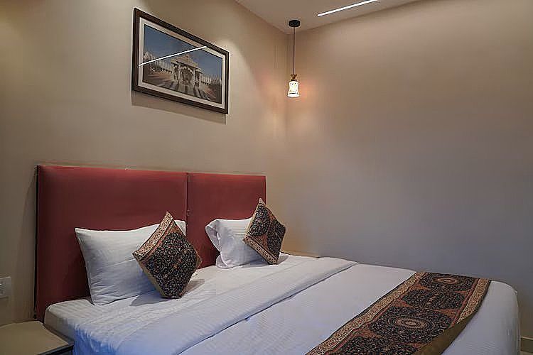 Hotel Anant Inn Deluxe Room