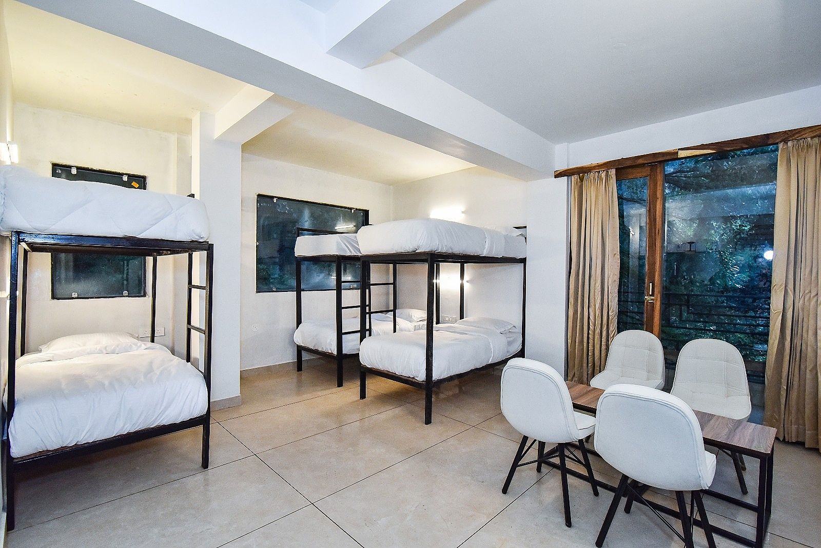6 Bed mixed Dorm