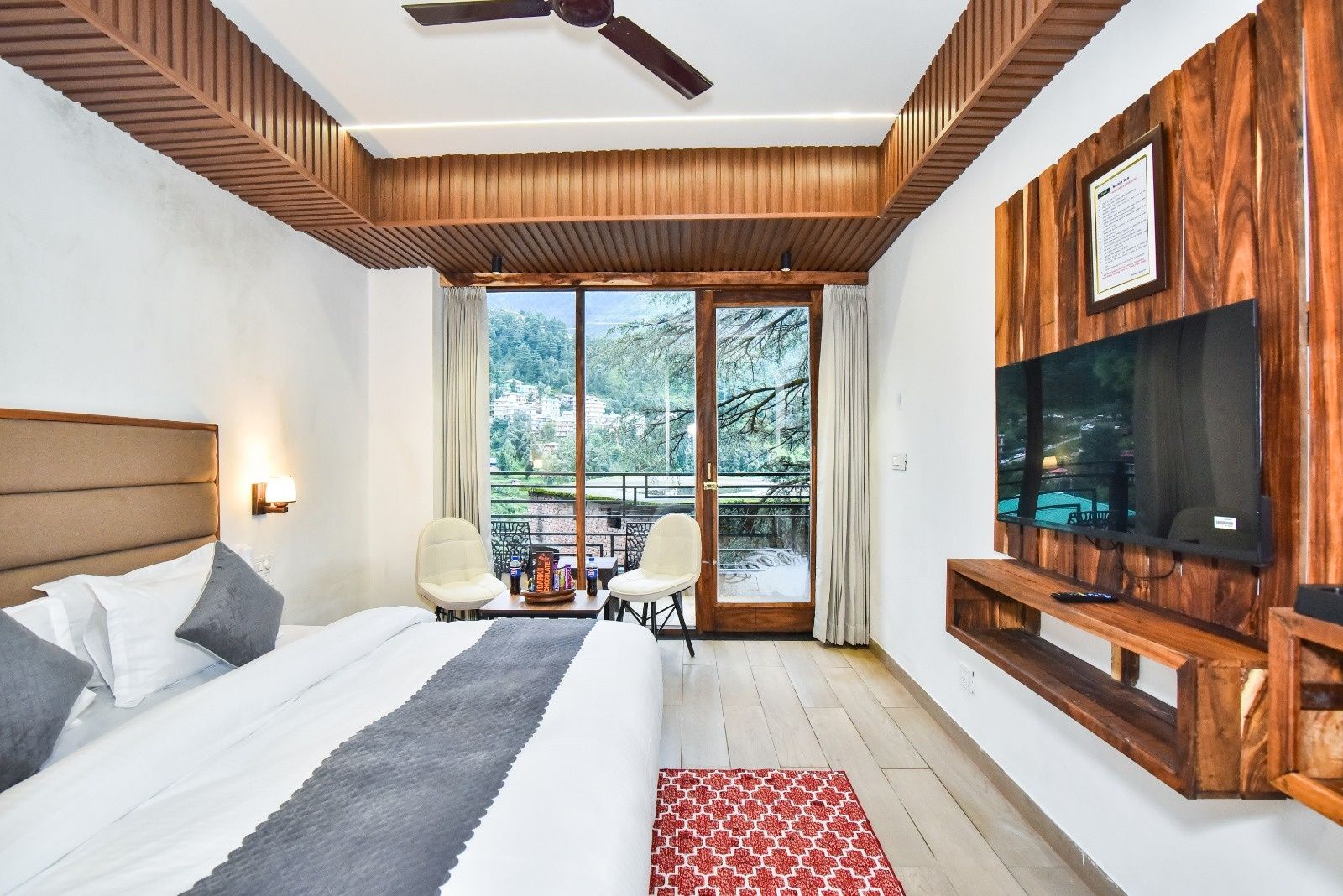 LA Riqueza Koala Inn Mcleod Ganj - Near to Dalai Lama Temple & Mall Road Deluxe Room