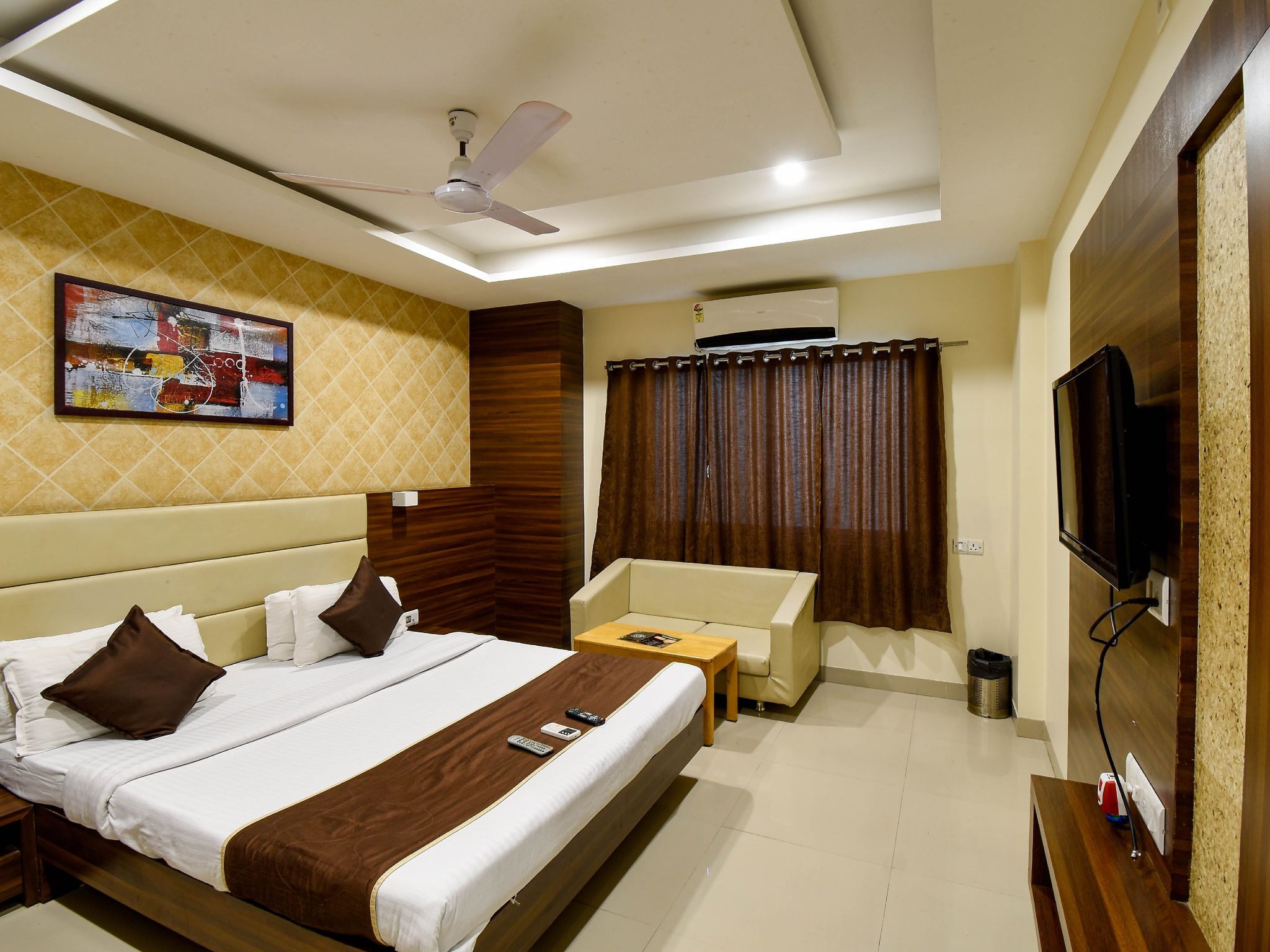  Hotel Kalpana Palace Ujjain PREMIUM ROOM