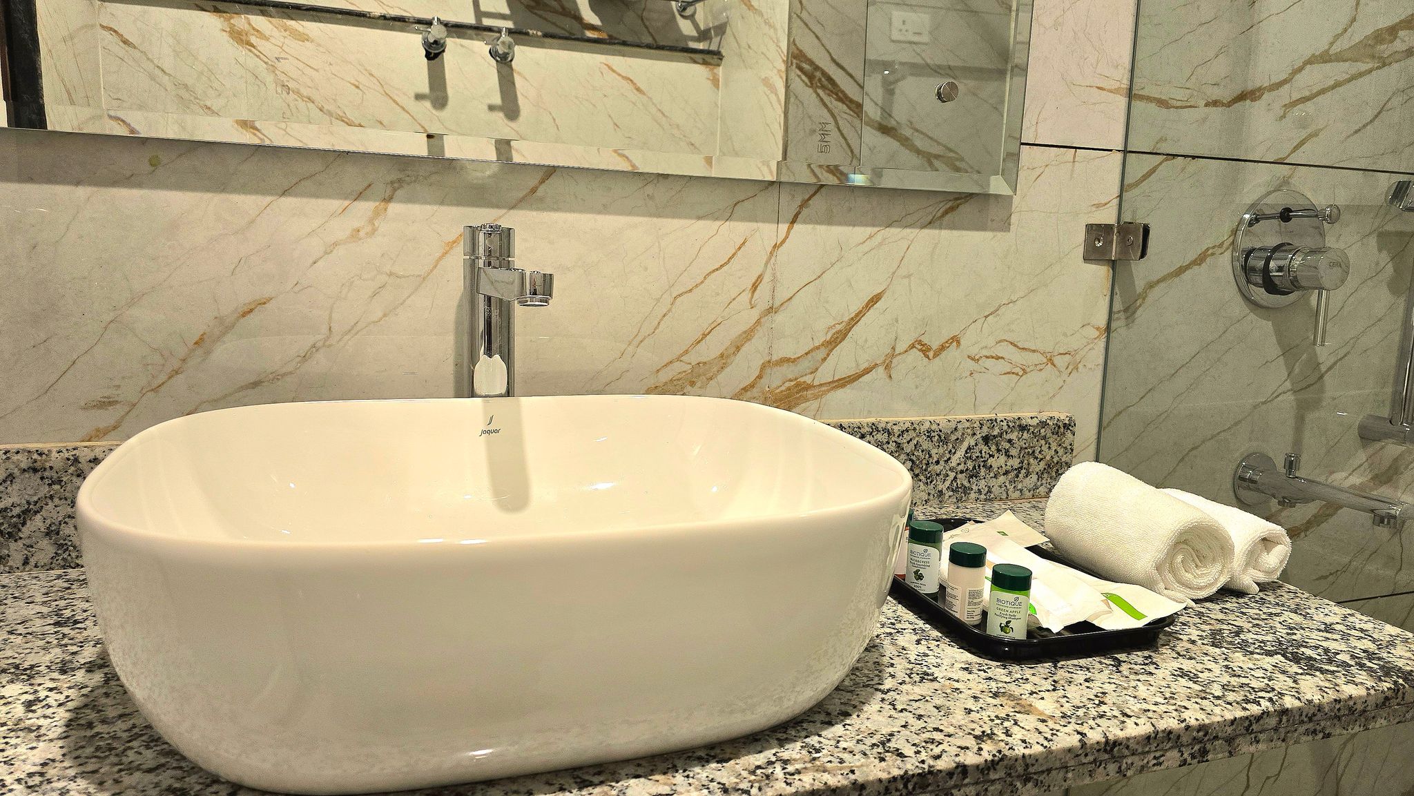 Hotel Twin Towers by Defoy Executive Room with Balcony 3