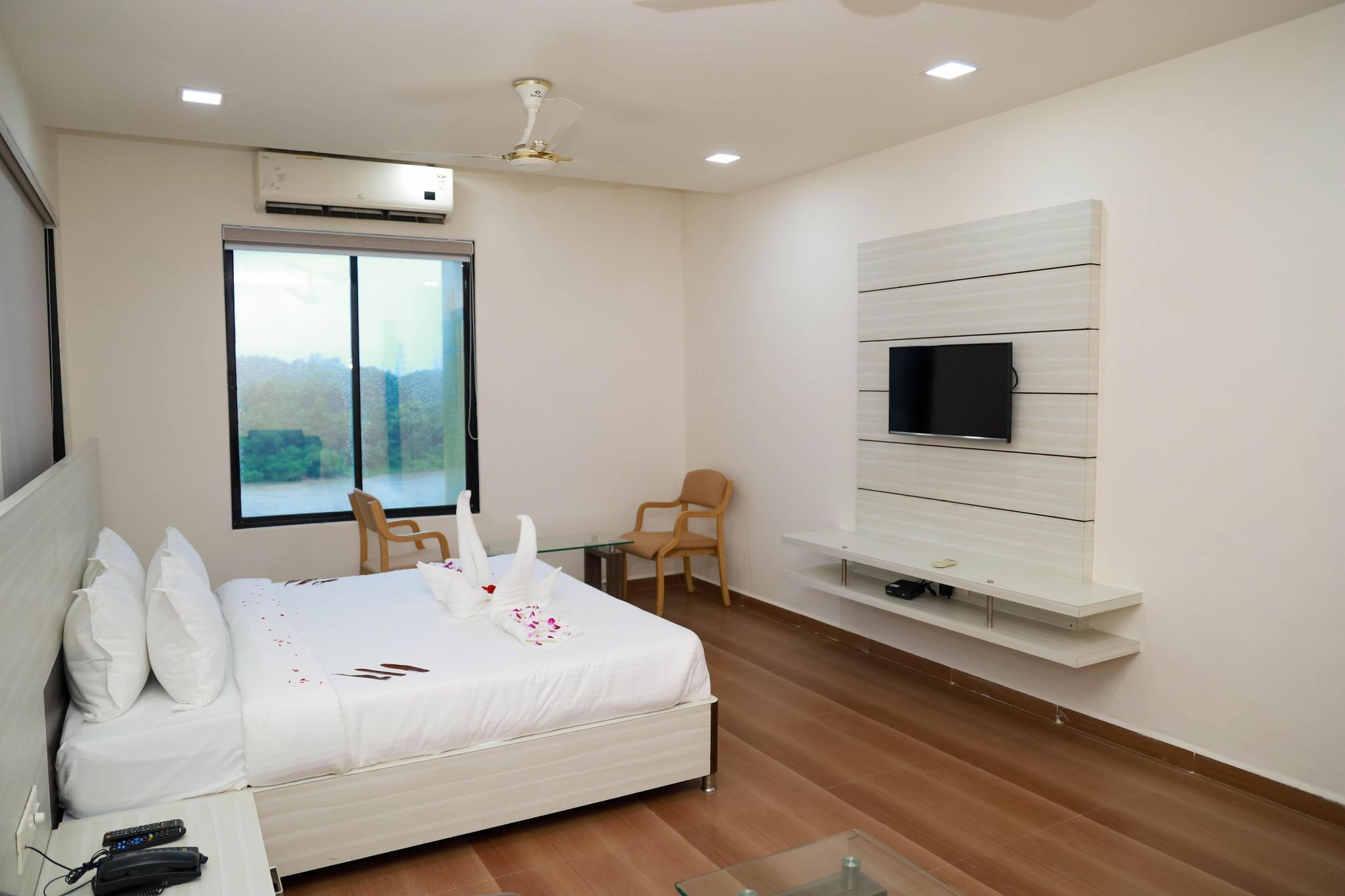 Deluxe River and Mountain View