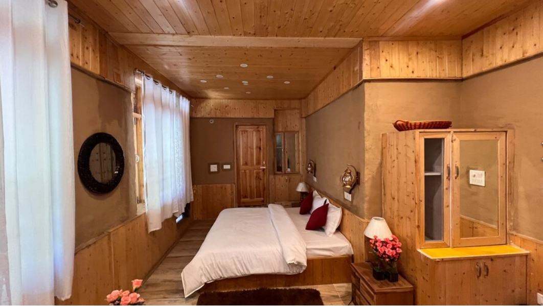 TIRTHAN ROYAL SUITE