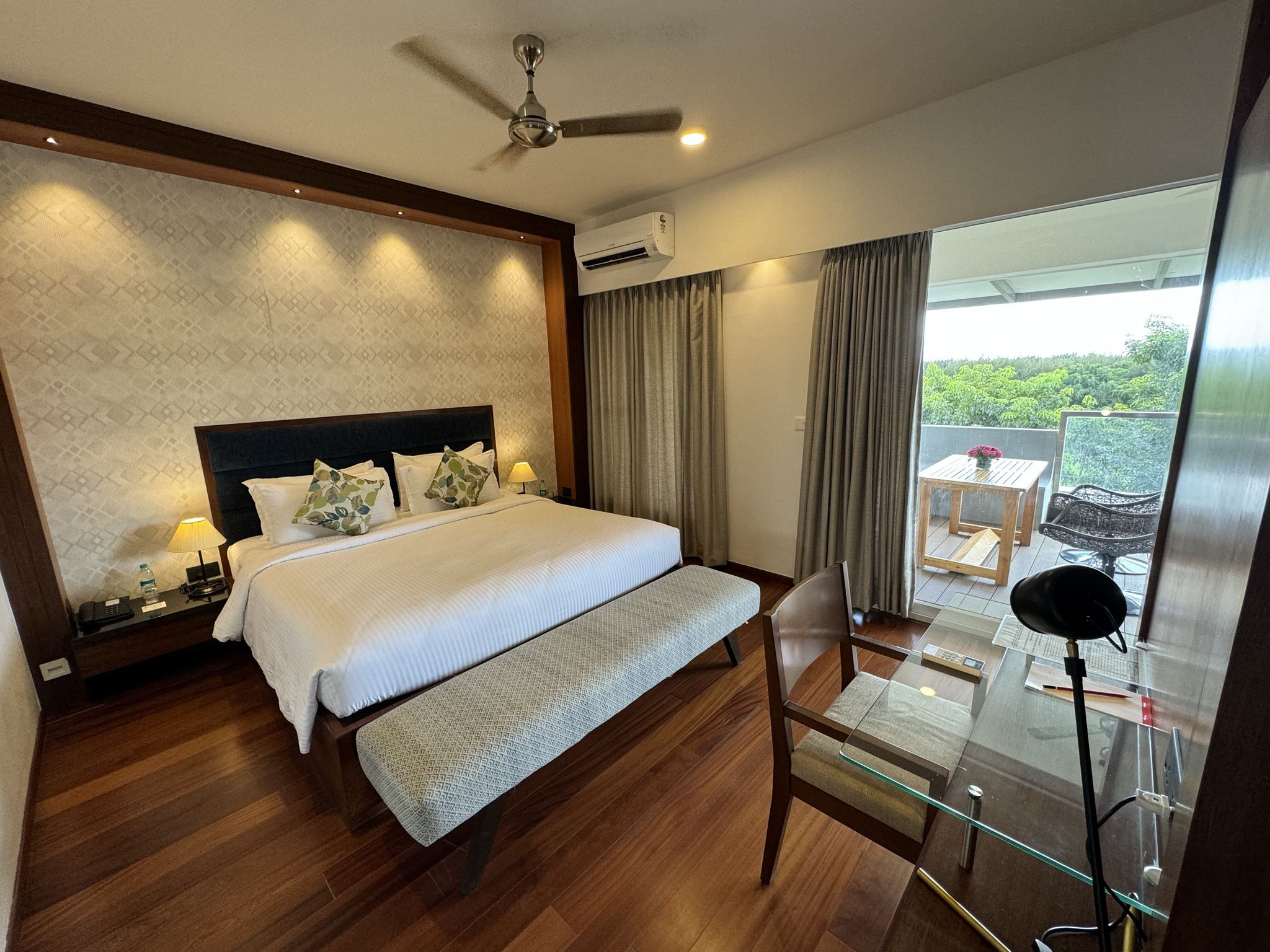 Studio Queen Room