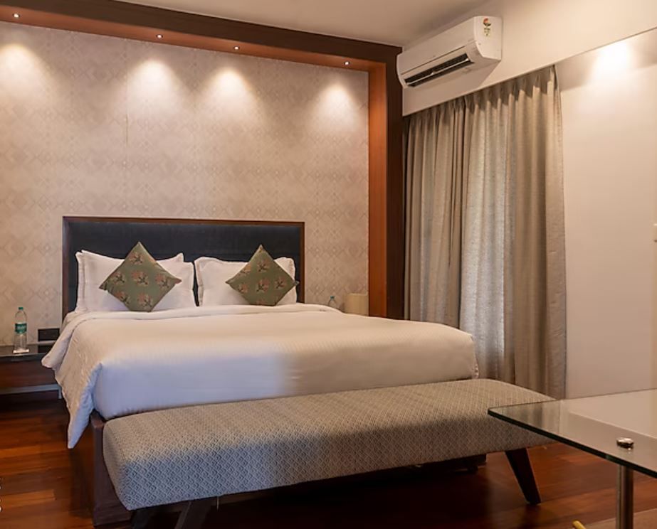Studio Queen Room