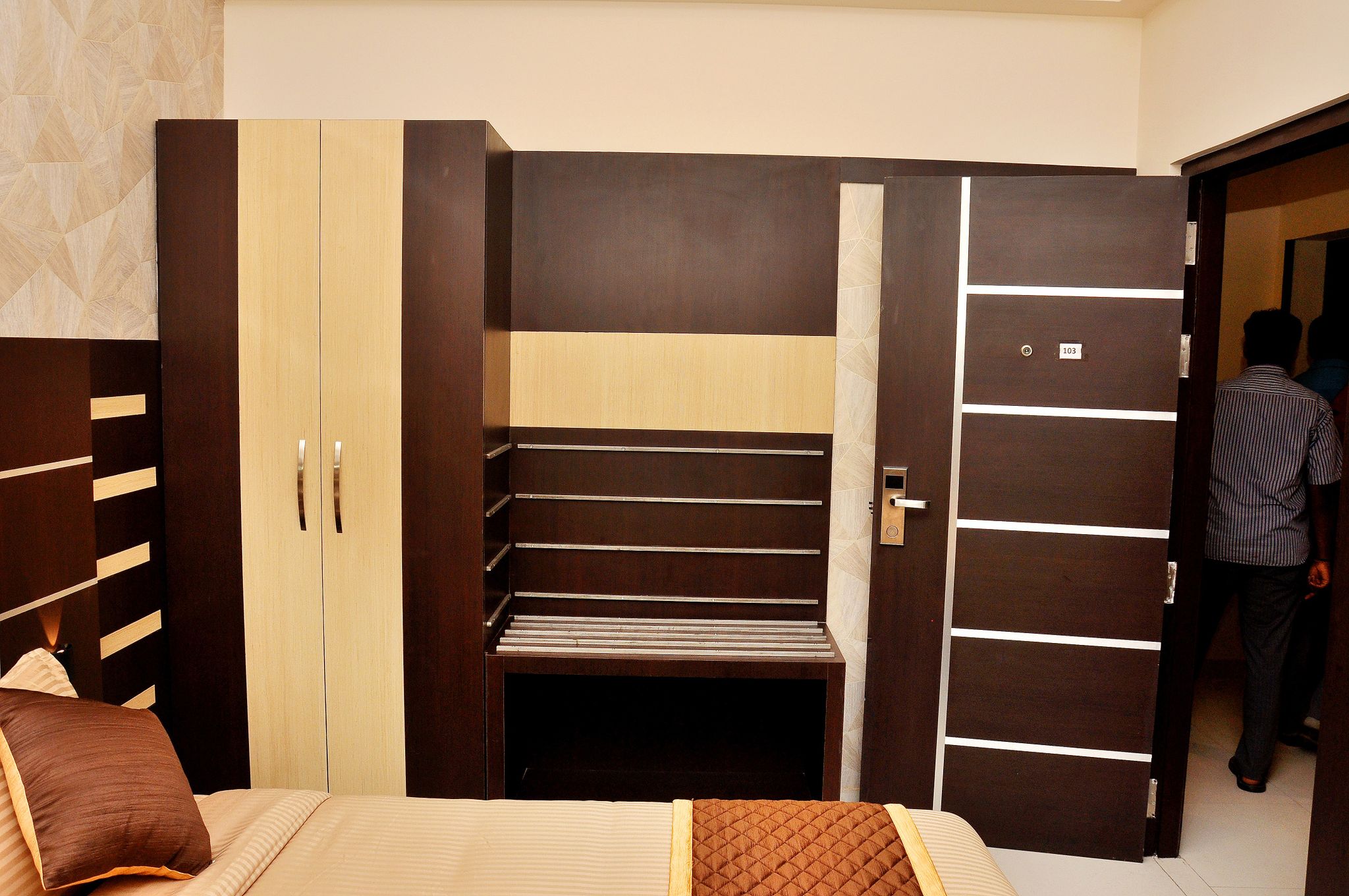 Harikrishna Park Deluxe Room 6