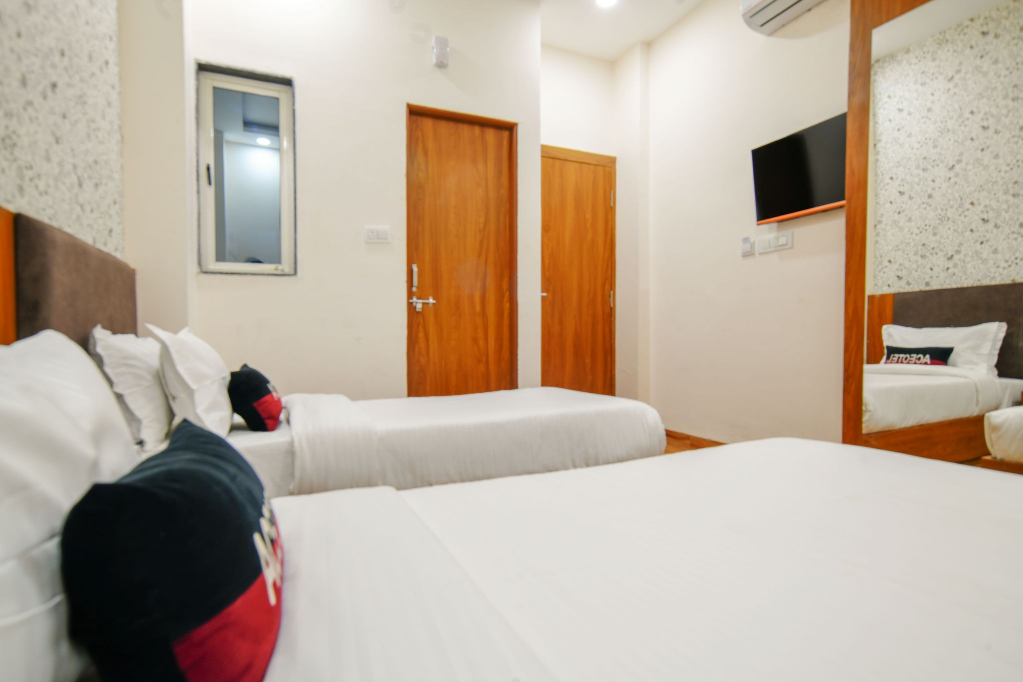 Aceotel Inn, Vijay Nagar Ace Deluxe With Twin Bed 5