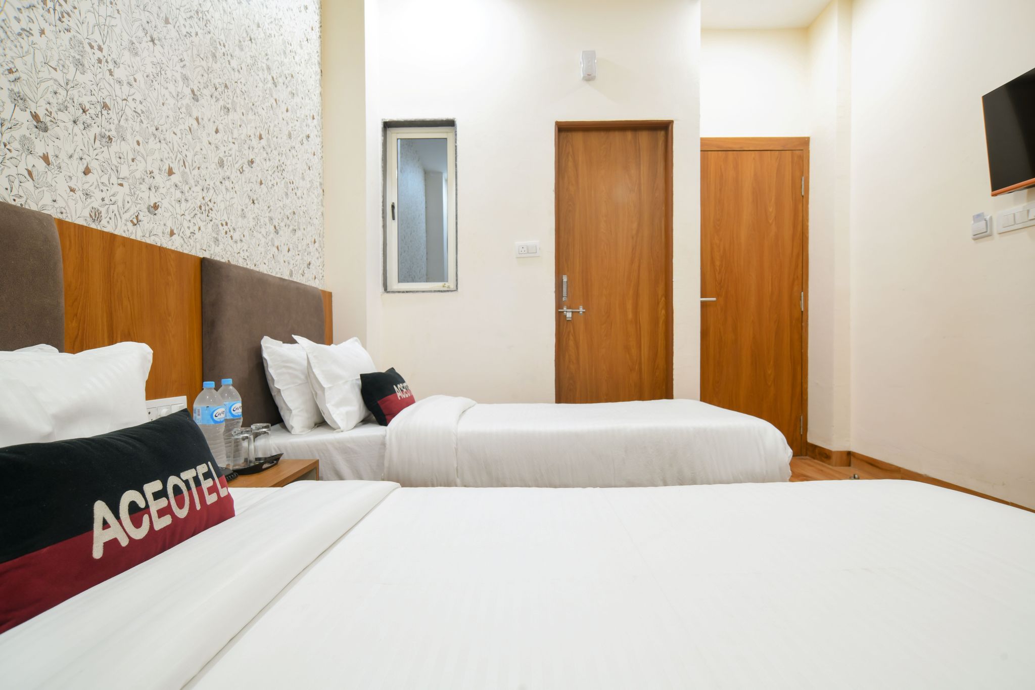 Aceotel Inn, Vijay Nagar Ace Deluxe With Twin Bed 4