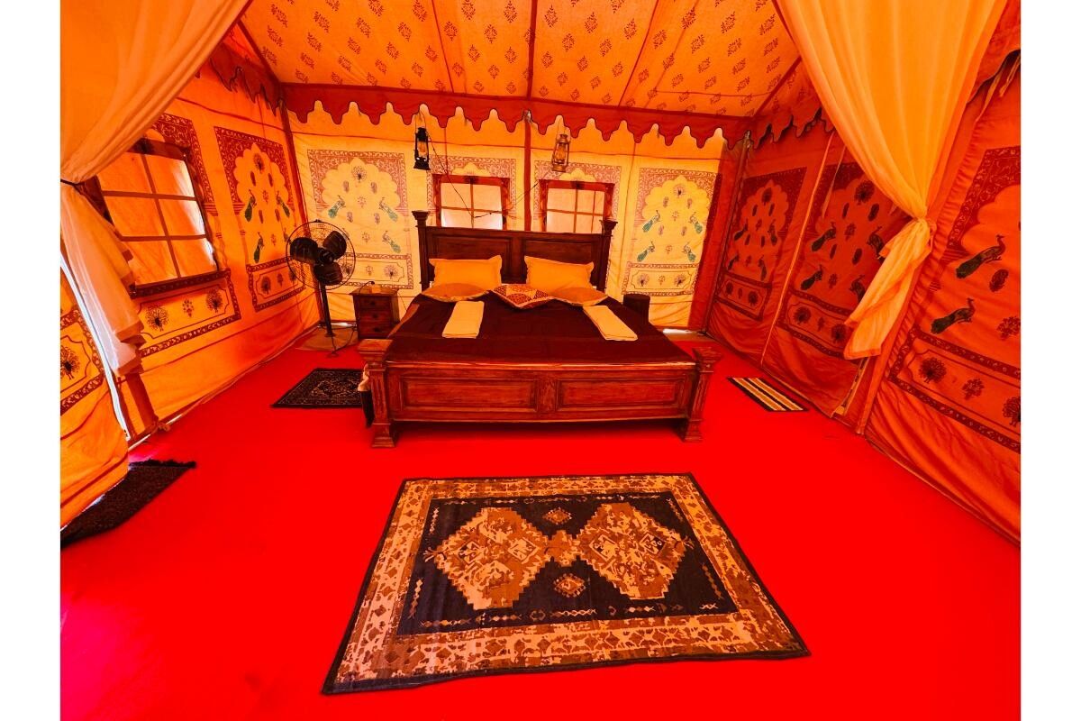 Chirag Desert Camp - Sam Sand Dunes Deluxe Swiss Tent 2