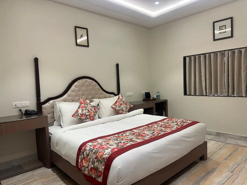 Deora Resort & Hotel Deluxe Room 2