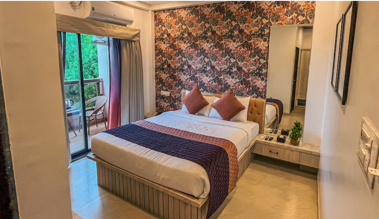 Deluxe King Room