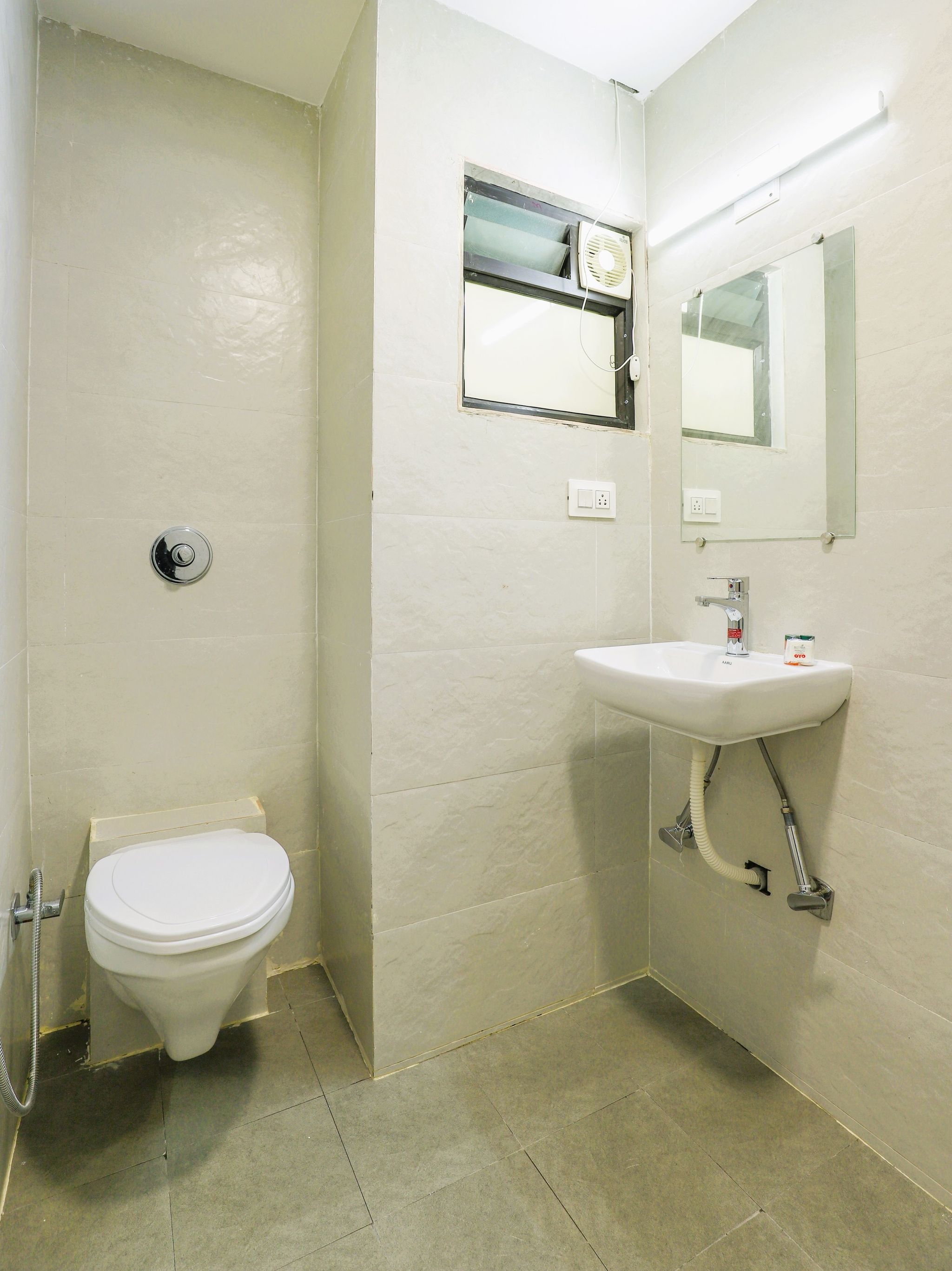 StayGuru Hotel Atithi Super Deluxe Room 3