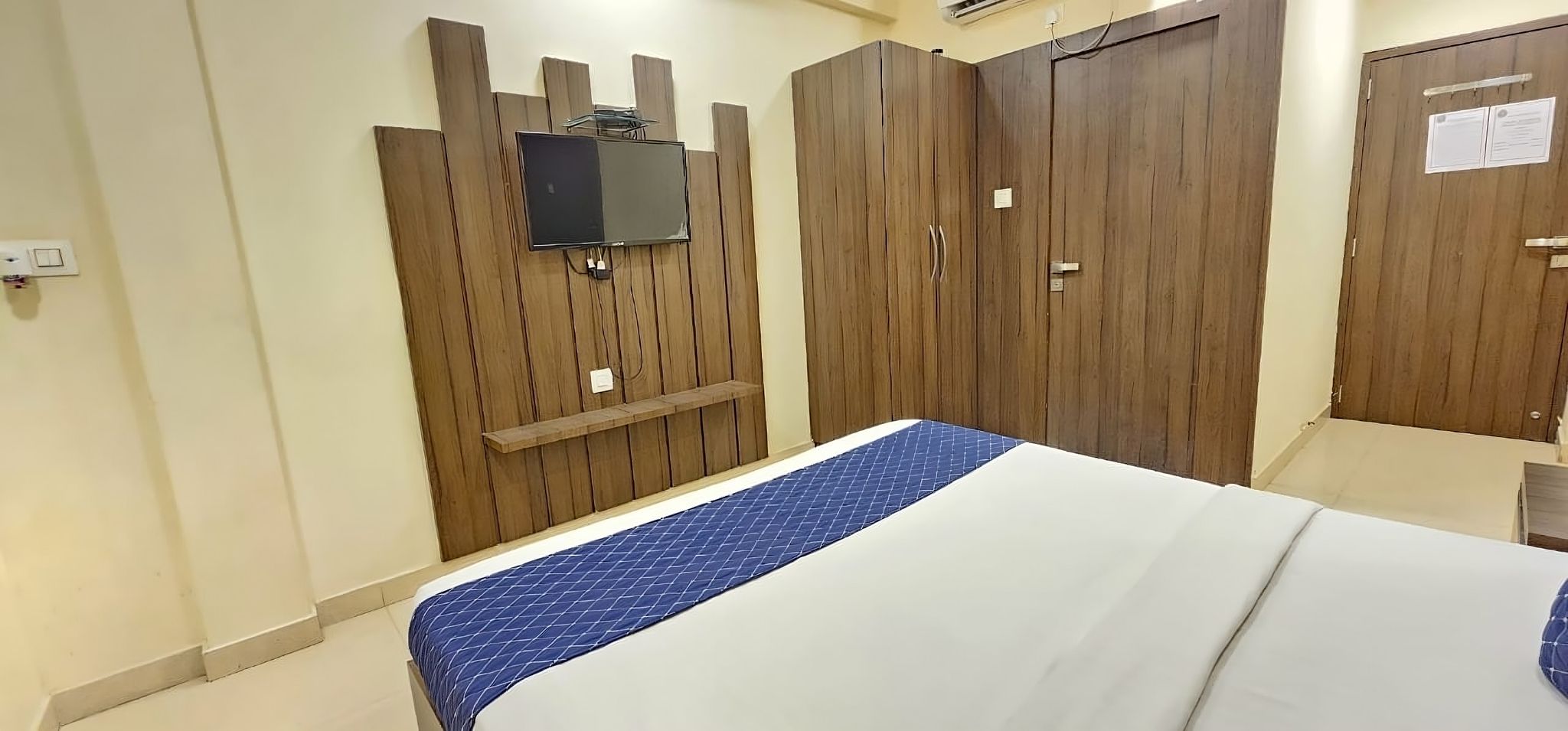 StayGuru Hotel Atithi Standard Room 2