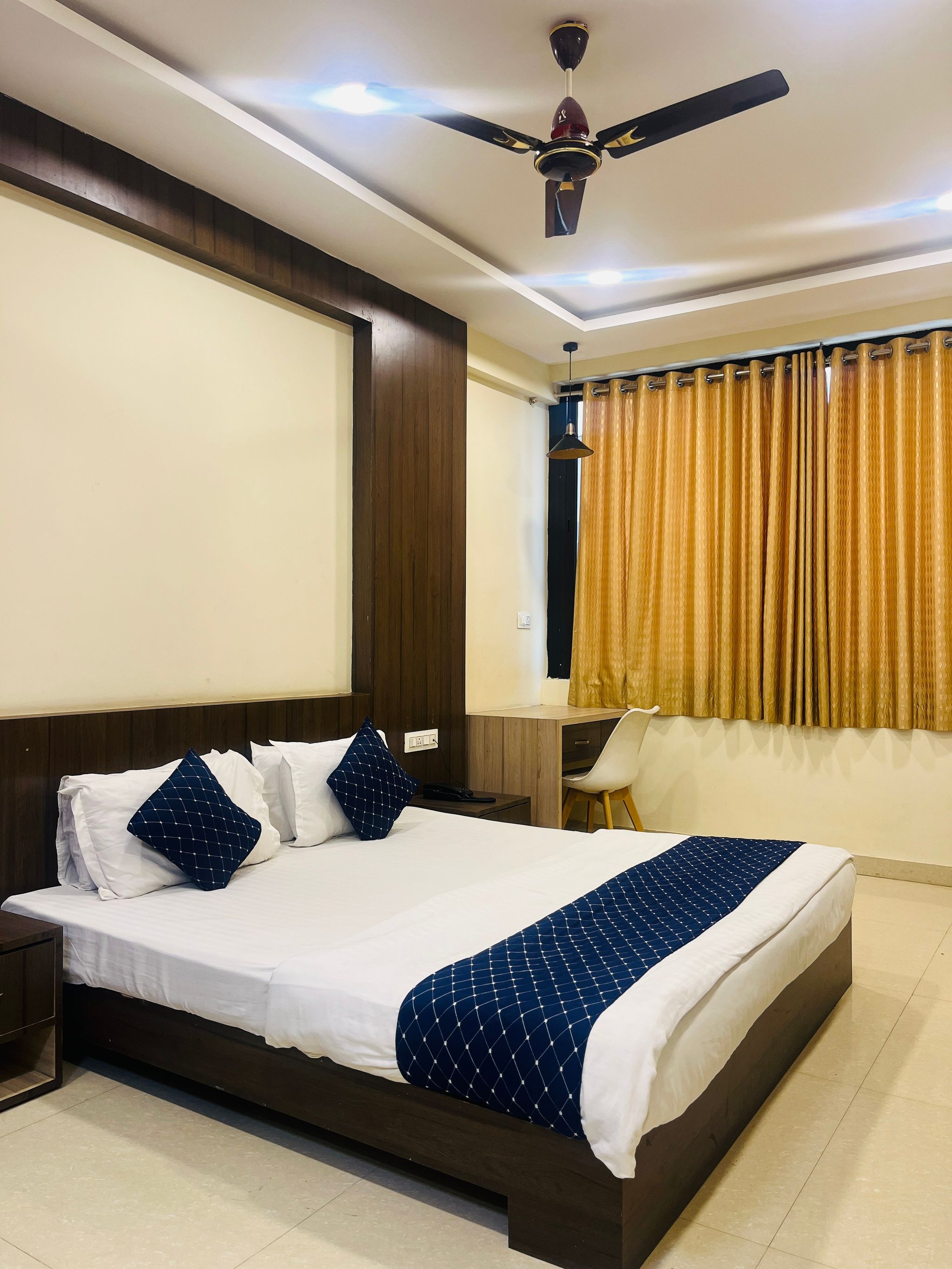 StayGuru Hotel Atithi Super Deluxe Room 2