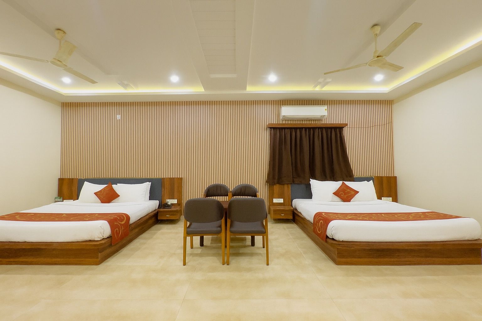 Hotel Jyotirlinga Deluxe Room