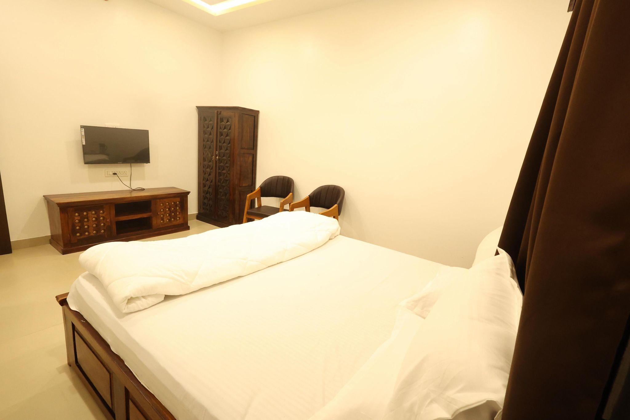 Hotel Jyotirlinga Deluxe Room 3