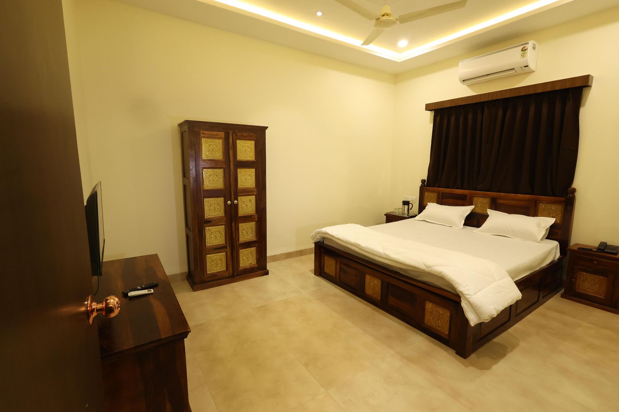 Hotel Jyotirlinga Deluxe Room 5