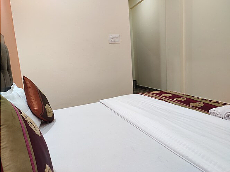 Hotel Bhagsu Sarovar Waterfall View with Private Balcony 7