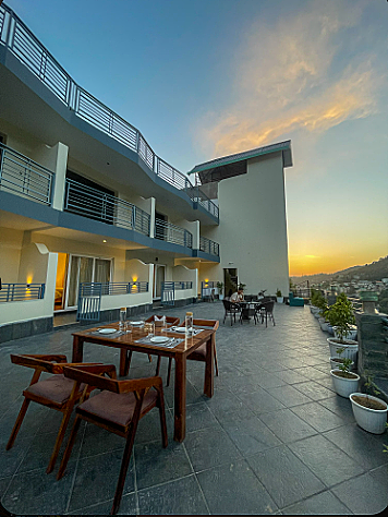  Heryk Hillview Hotel