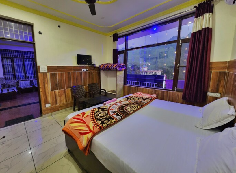 AC Double Bed Deluxe Room