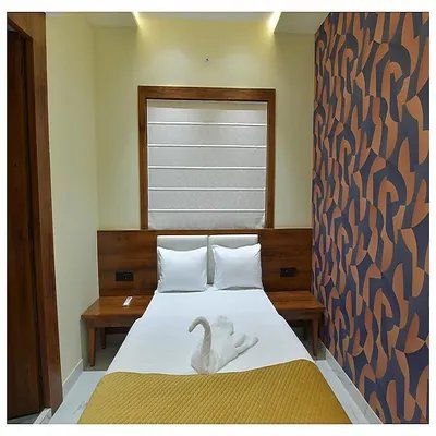 Yashvrinda DELUXE ROOM 7