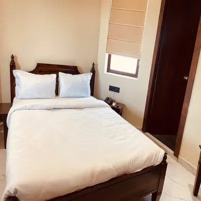 Yashvrinda DELUXE ROOM 8