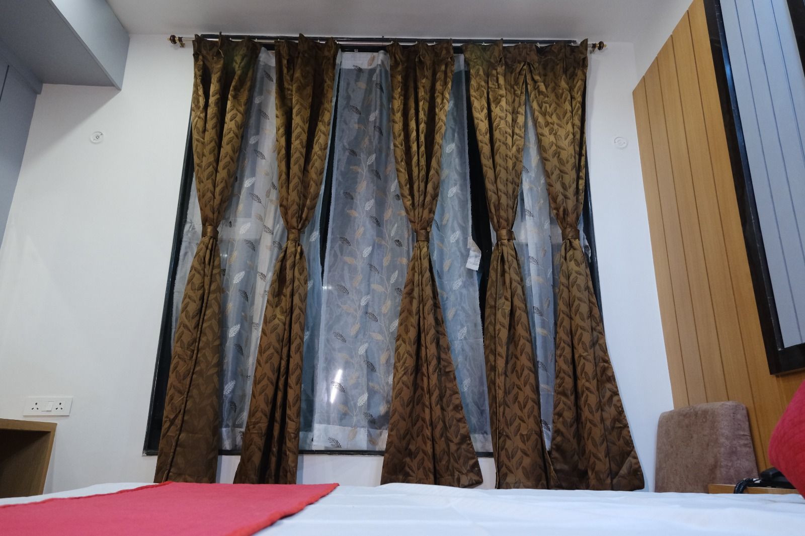 Hotel Golden Continental Premium Deluxe Double Bed  3