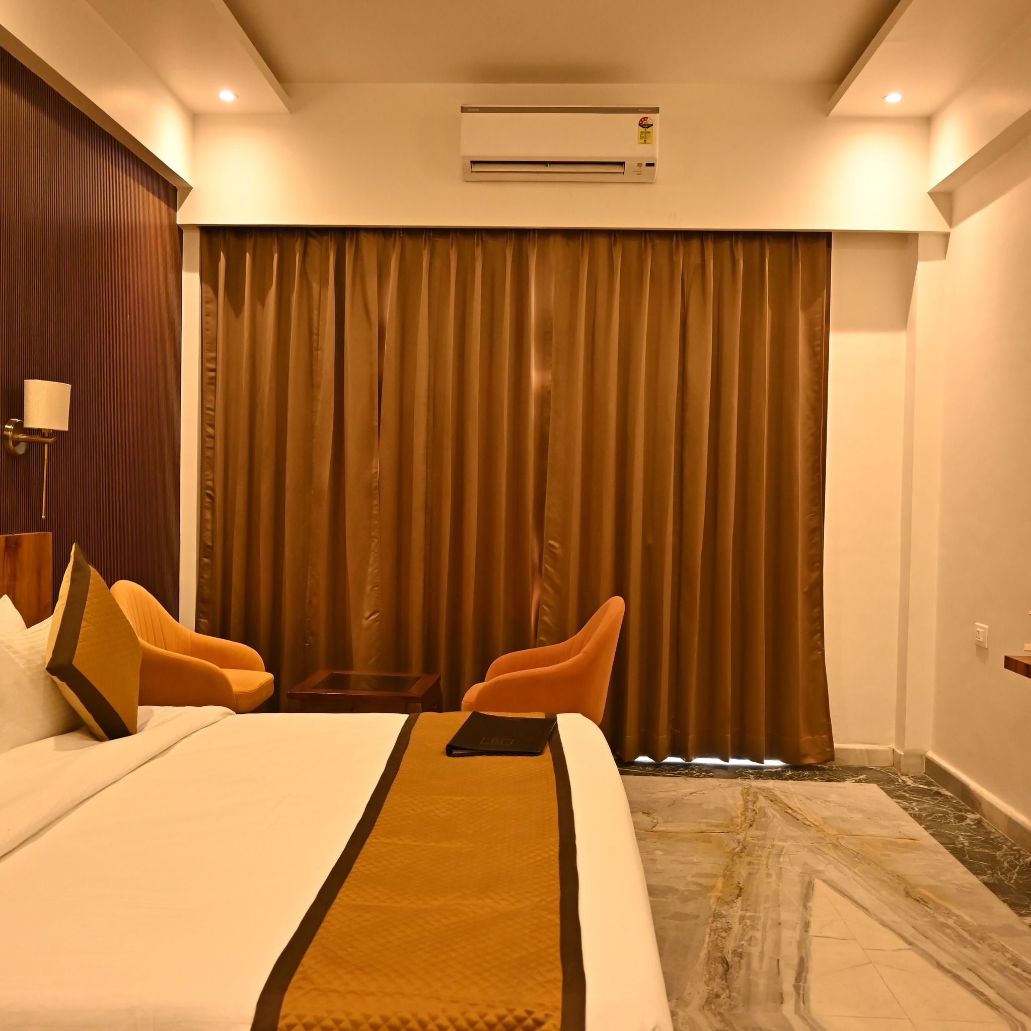 The Trot Hotels and Banquet Superior Room 4