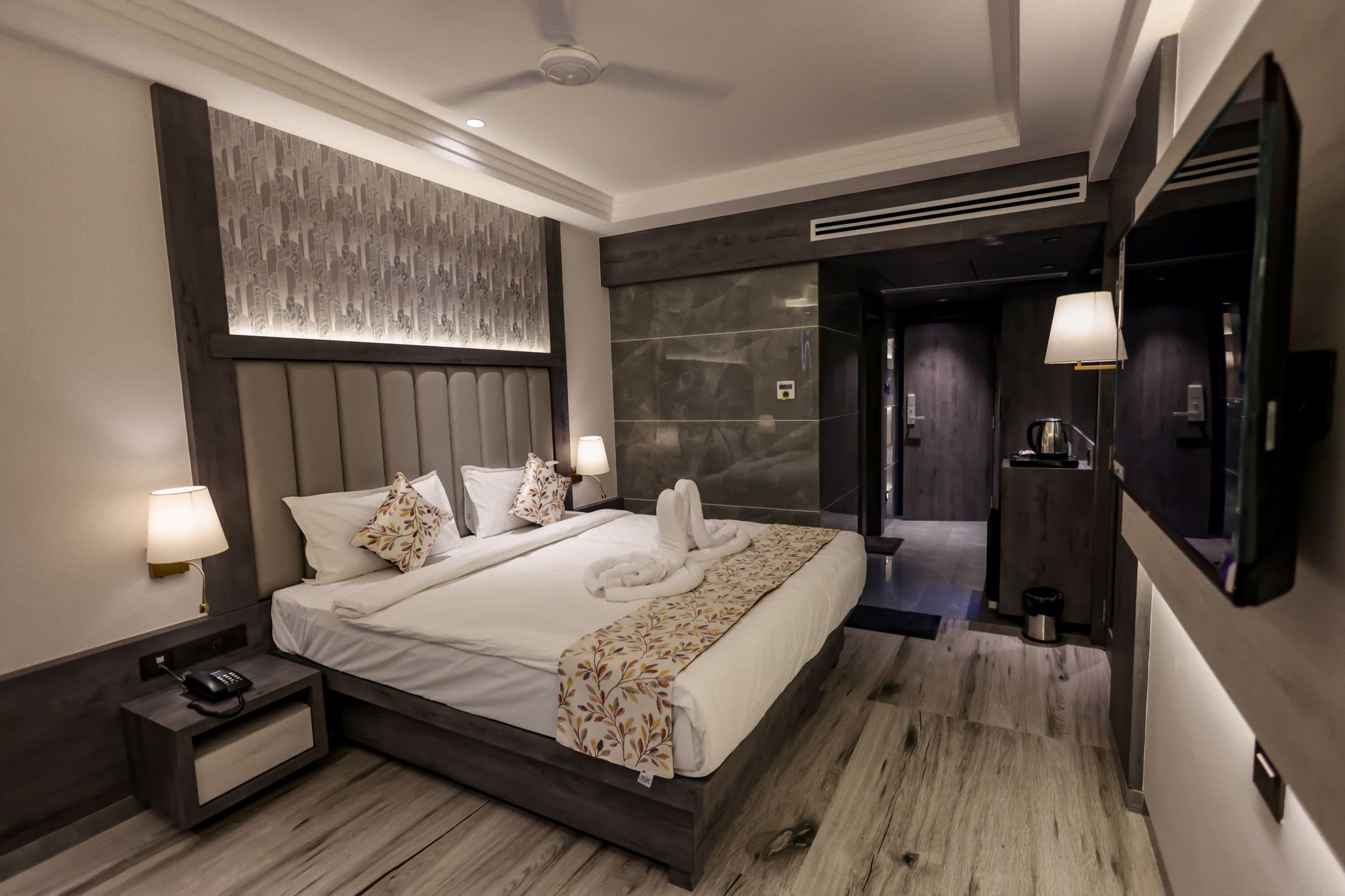 Deluxe Room with Hill View