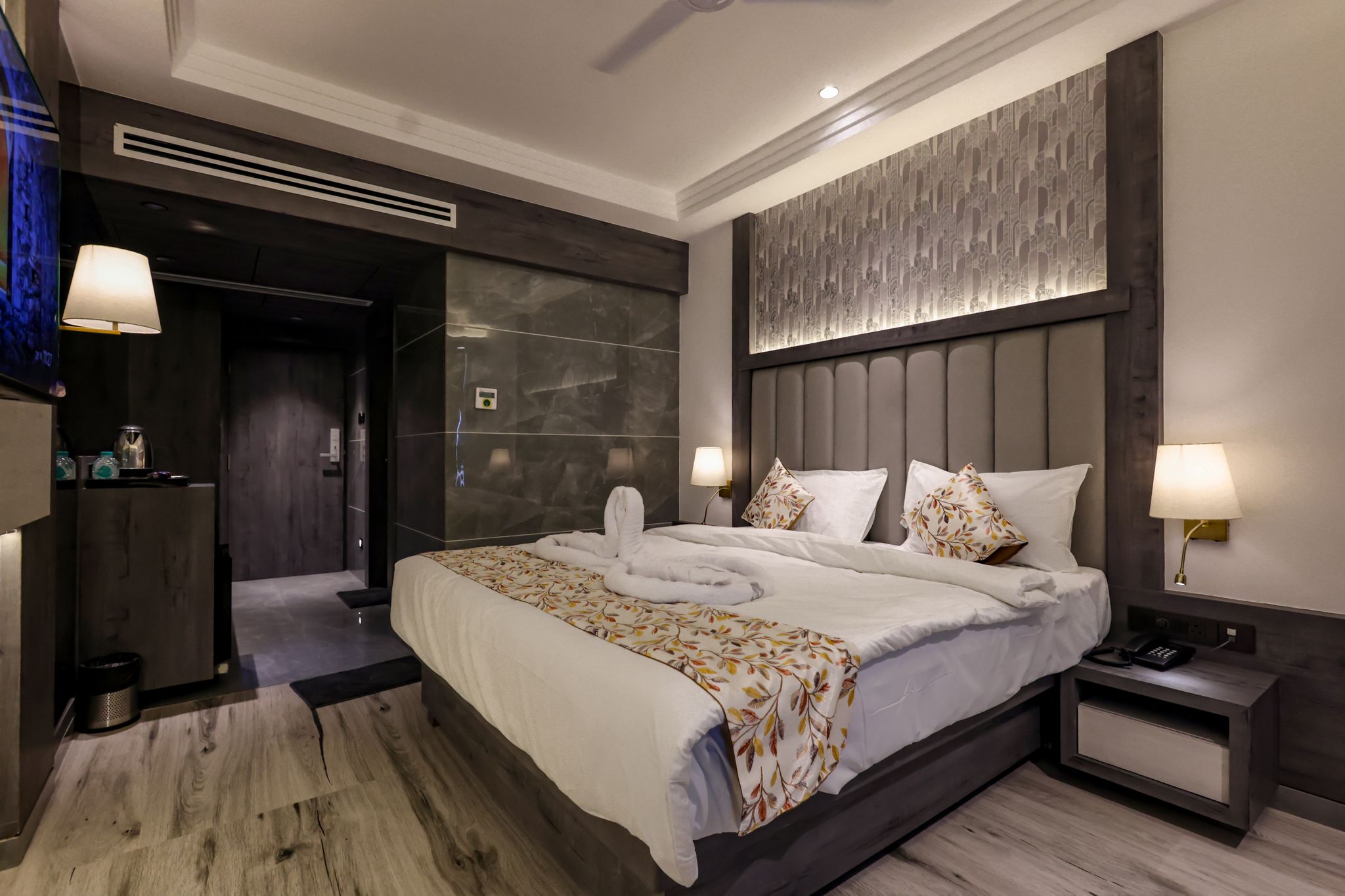 Deluxe Room with Hill View