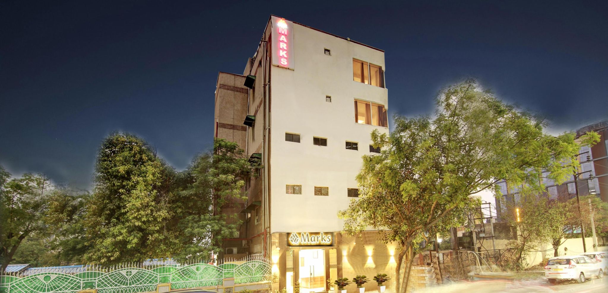 Marks Hotel, Sector 62