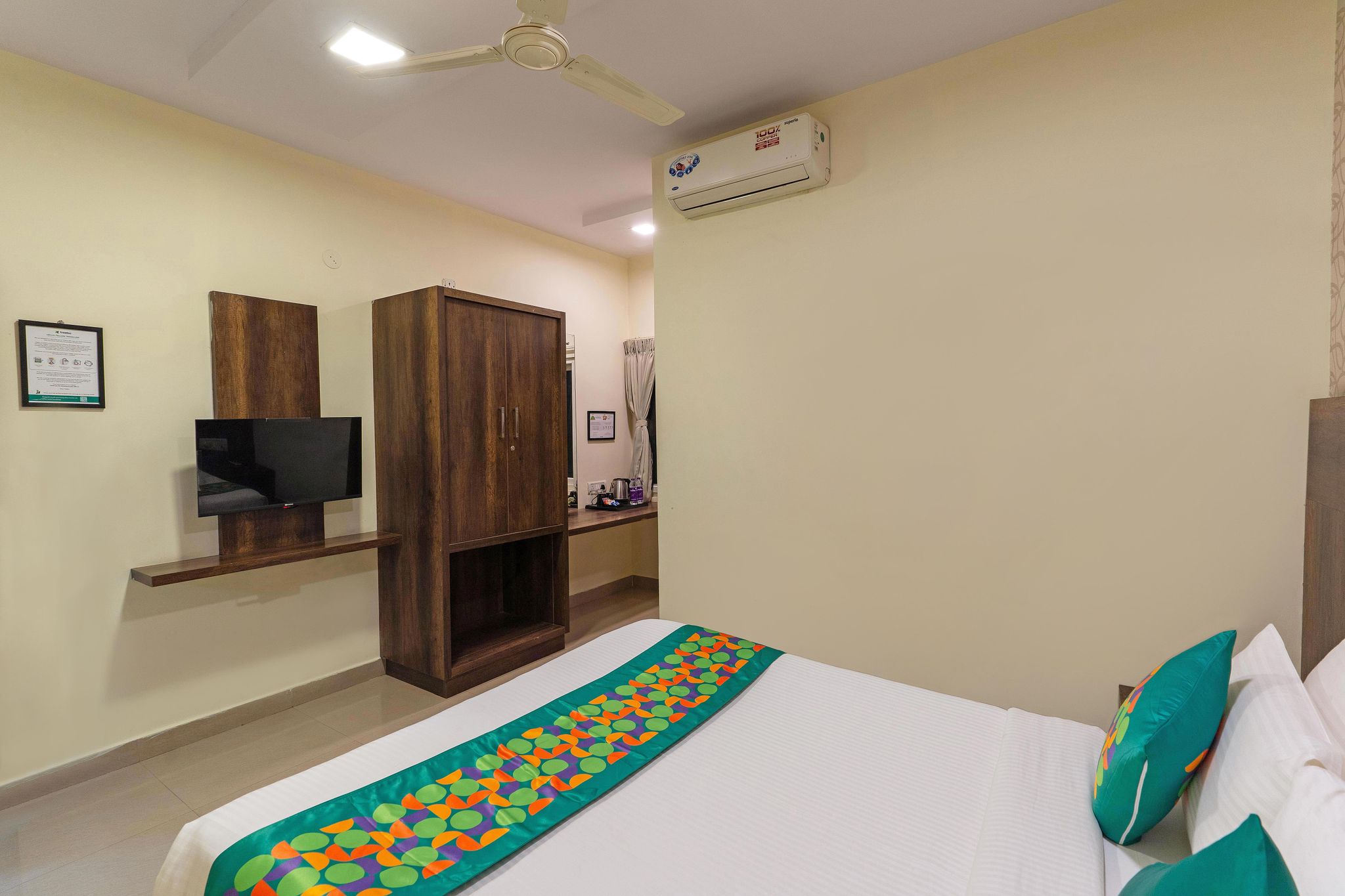 Treebo Cranberry Delight Standard Room 5