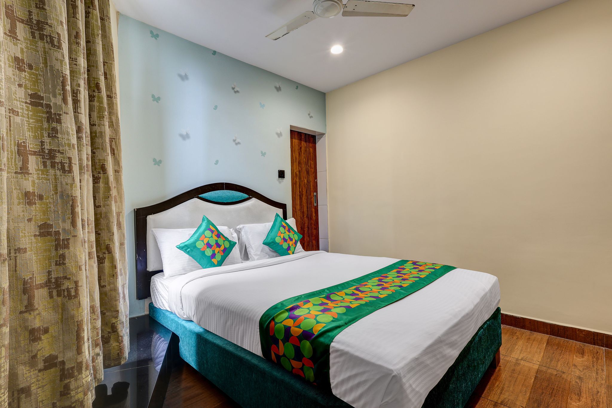 Economy Room