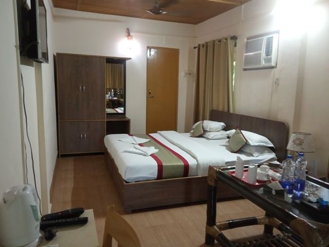 BRAHMAPUTRA JUNGLE RESORT RCC Deluxe AC Room 2