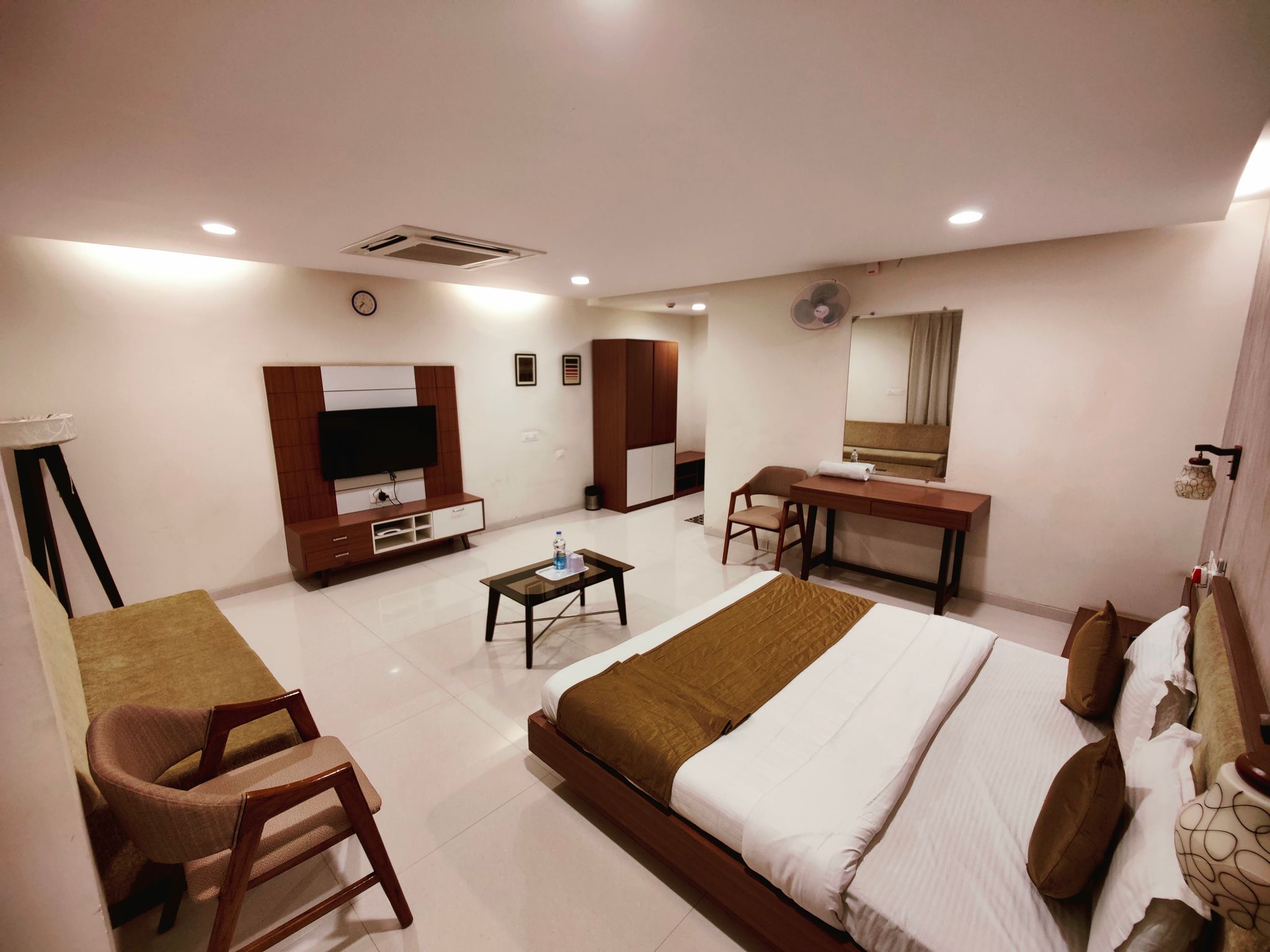 HOTEL DARSHAN INN Deluxe AC Room 7