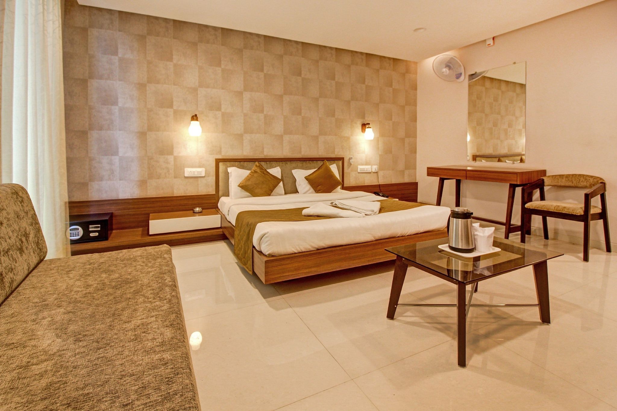 HOTEL DARSHAN INN Deluxe AC Room 13