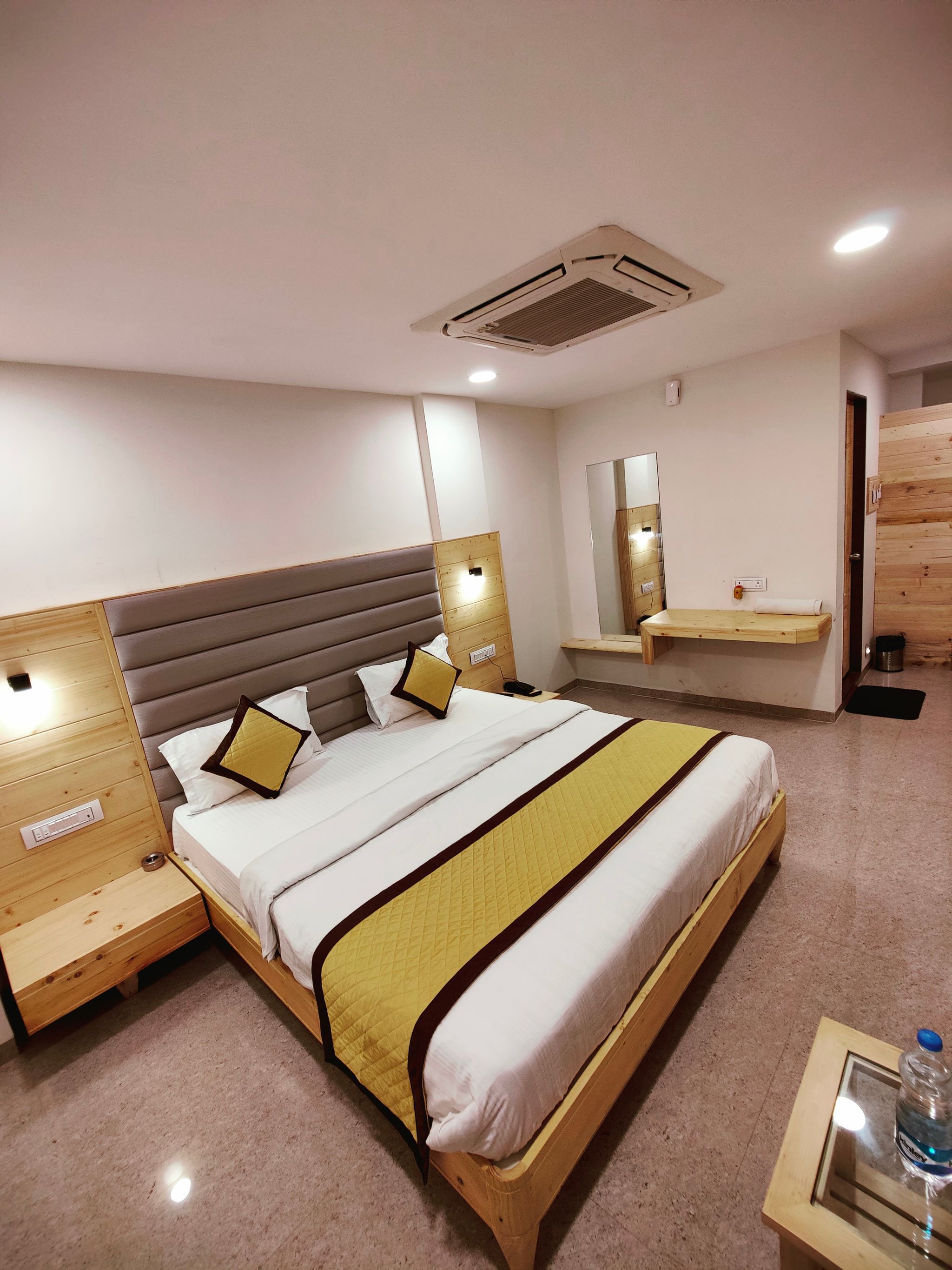 HOTEL DARSHAN INN Deluxe AC Room 14