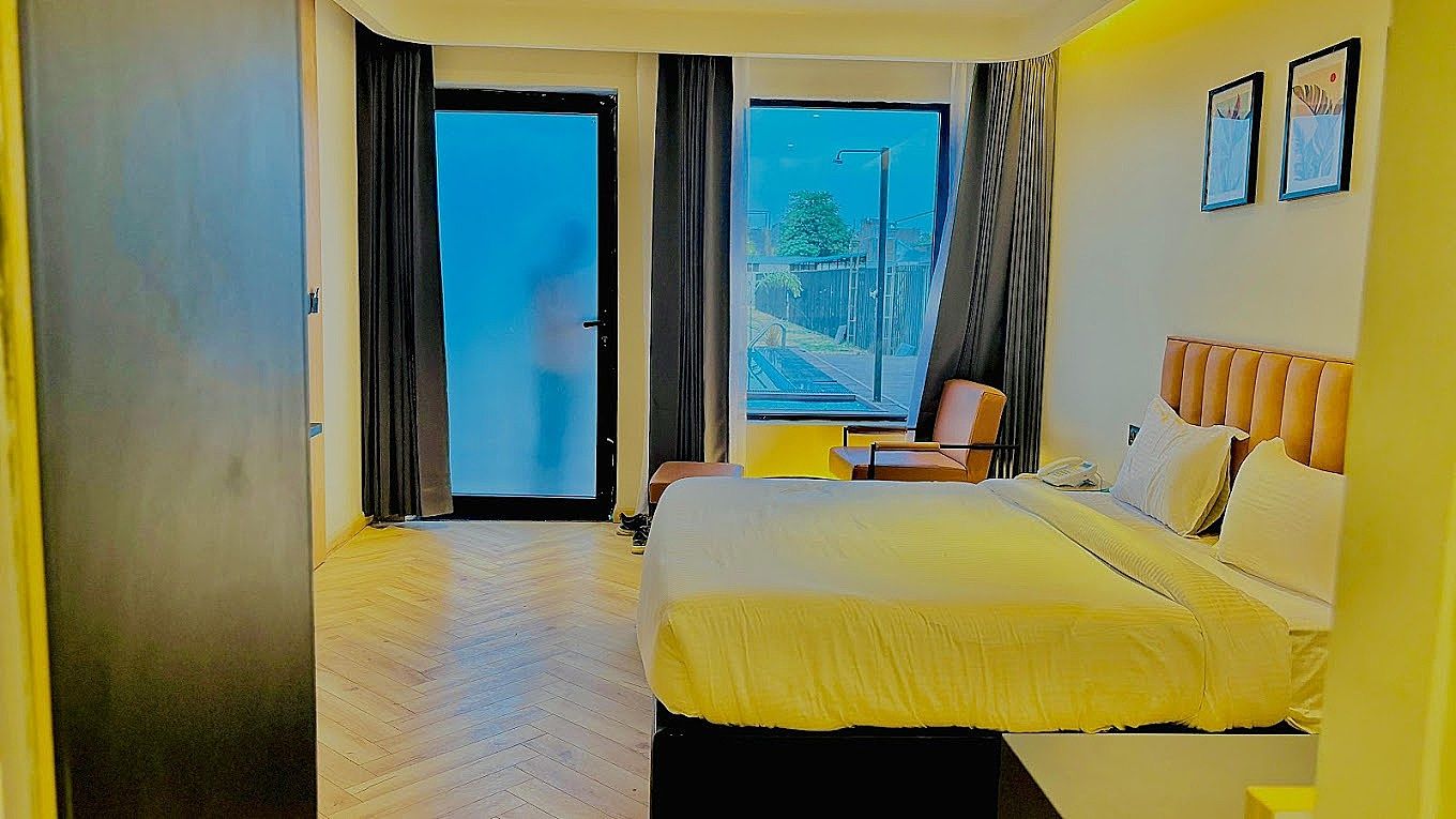 King Room With Pool View