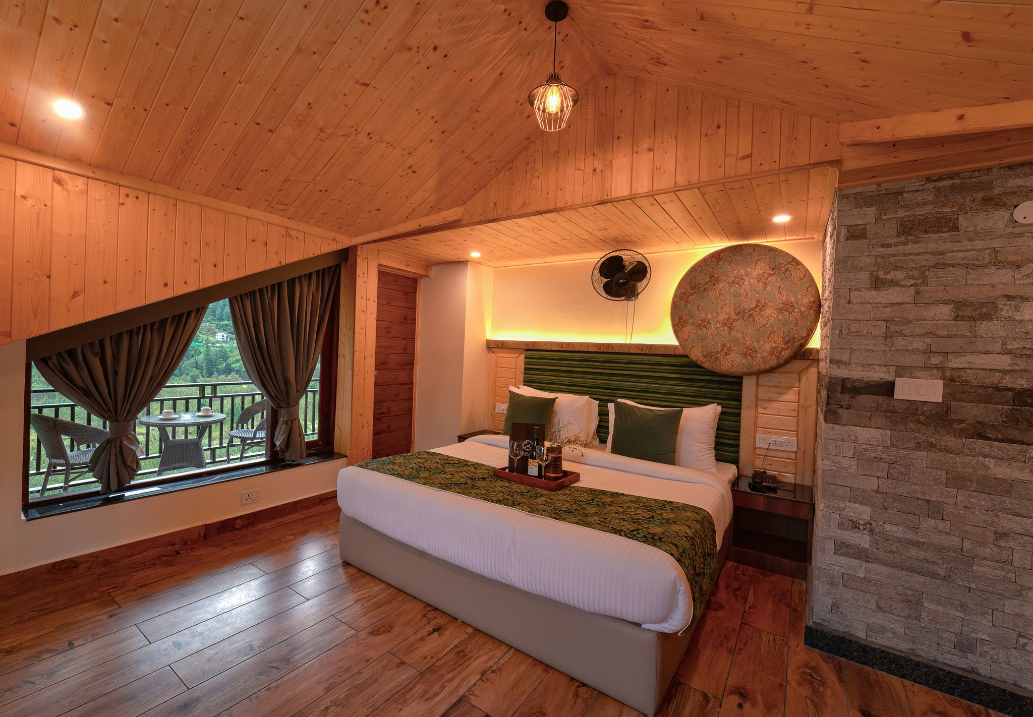 Nazaara Luxe Interconnected (Jacuzzi)