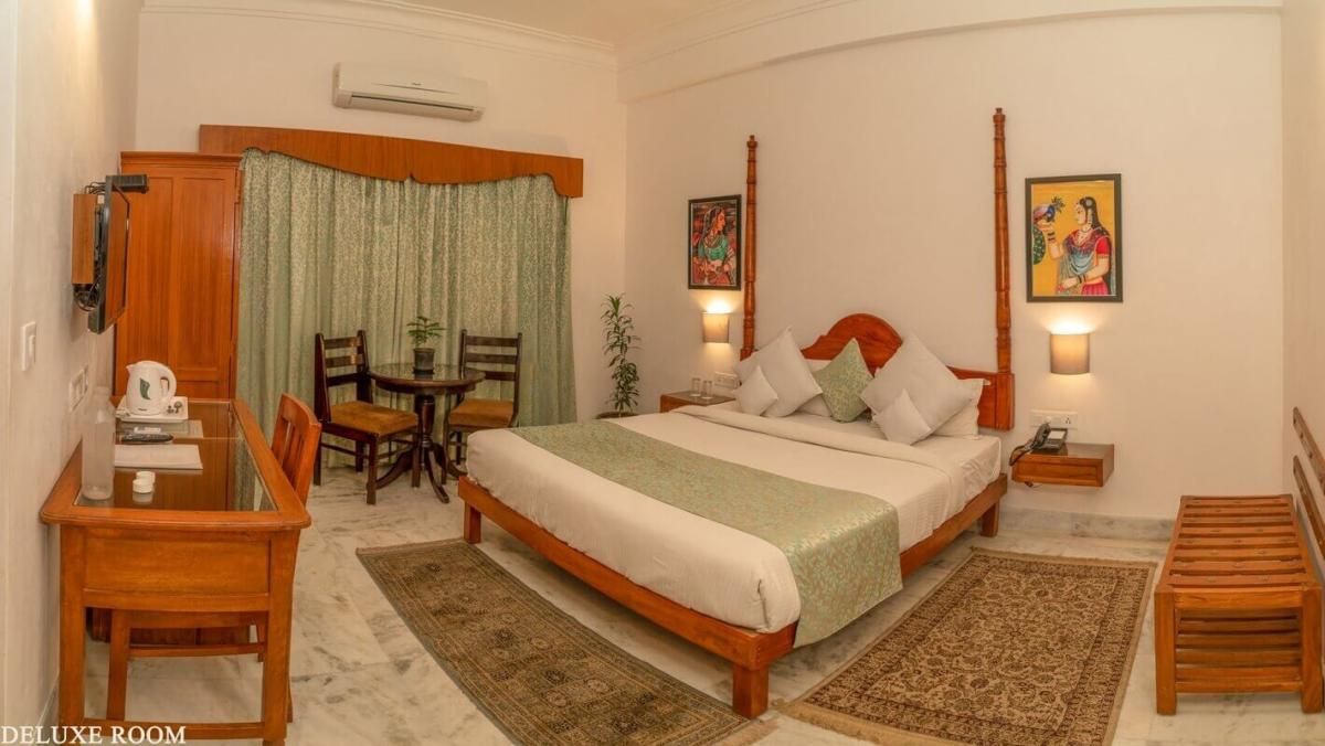 Indra Niwas Lake View Boutique Hotel Deluxe Room  6