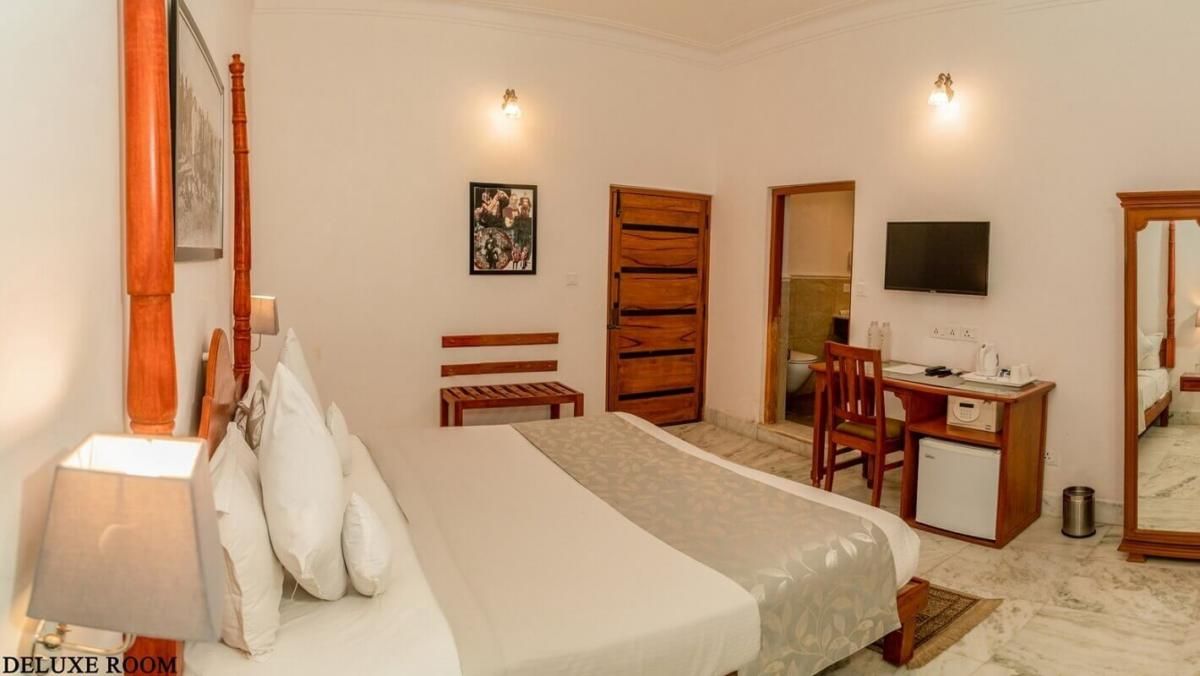 Indra Niwas Lake View Boutique Hotel Deluxe Room  7
