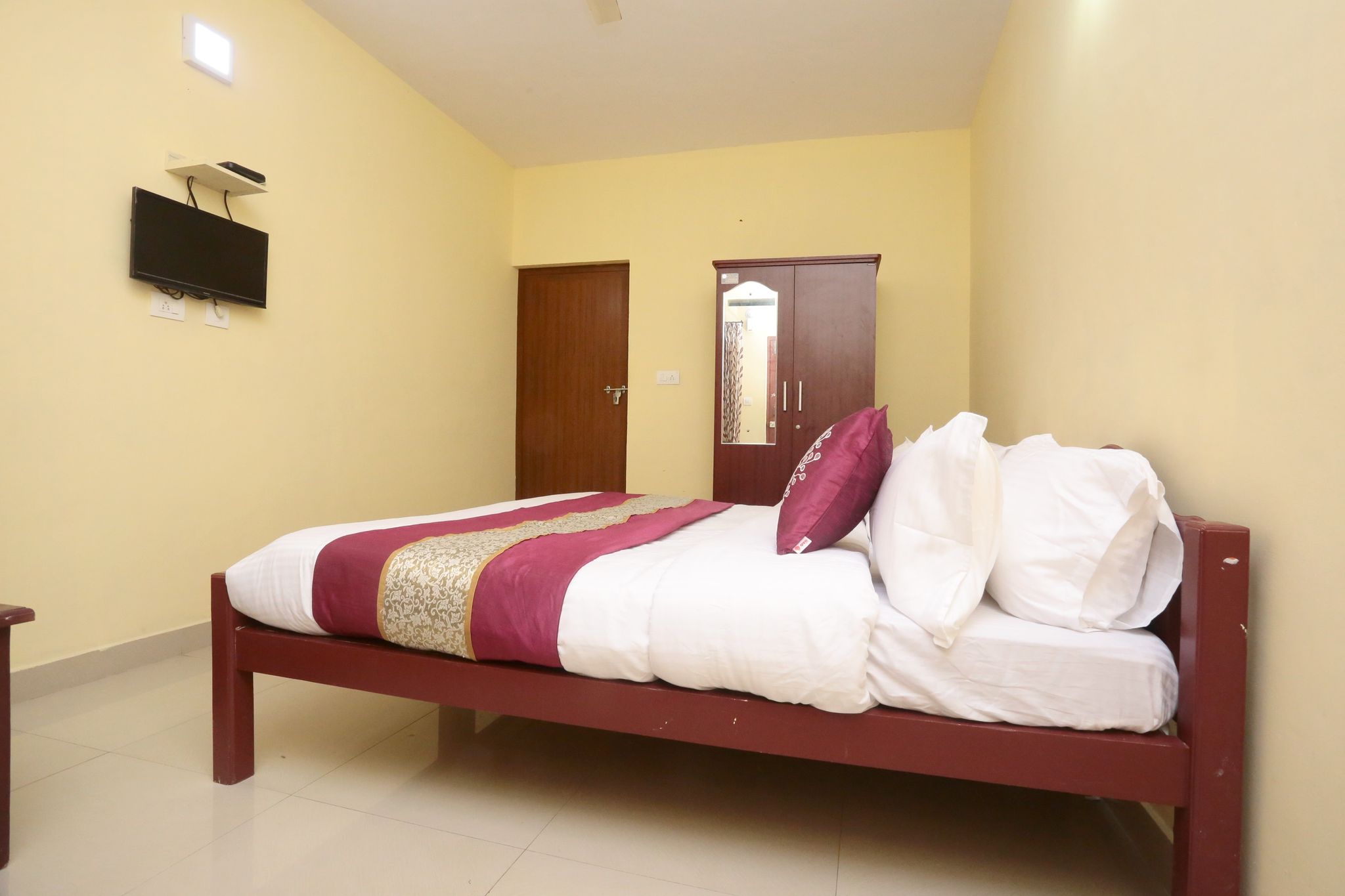 Super Hotel O Sultan Bathery formerly Bluevalley Classic