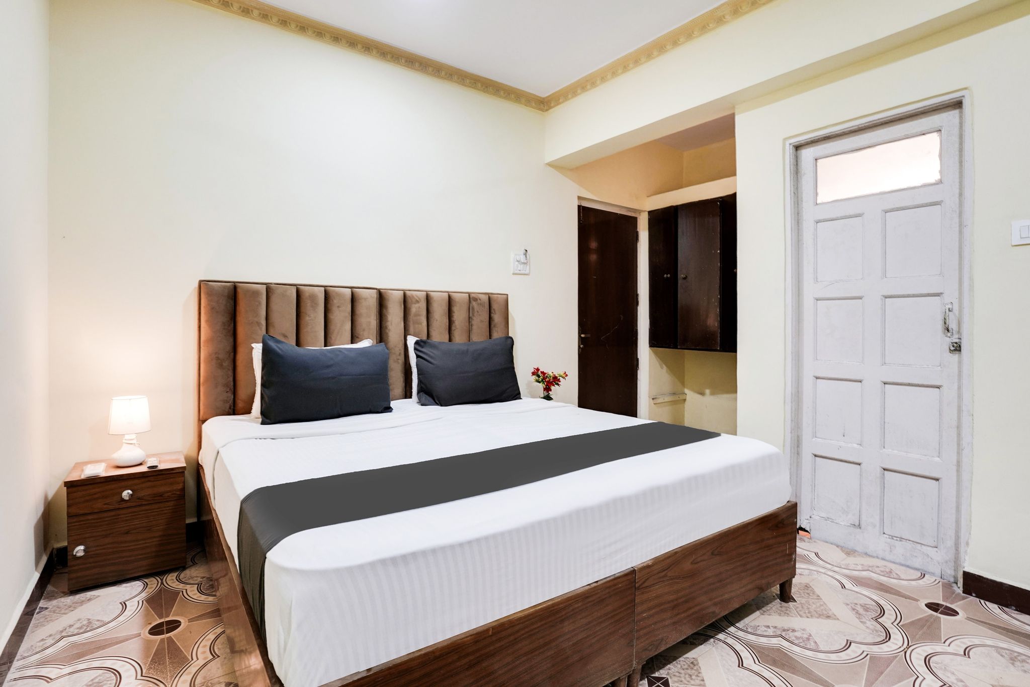 Collection O Calangute Classic 8