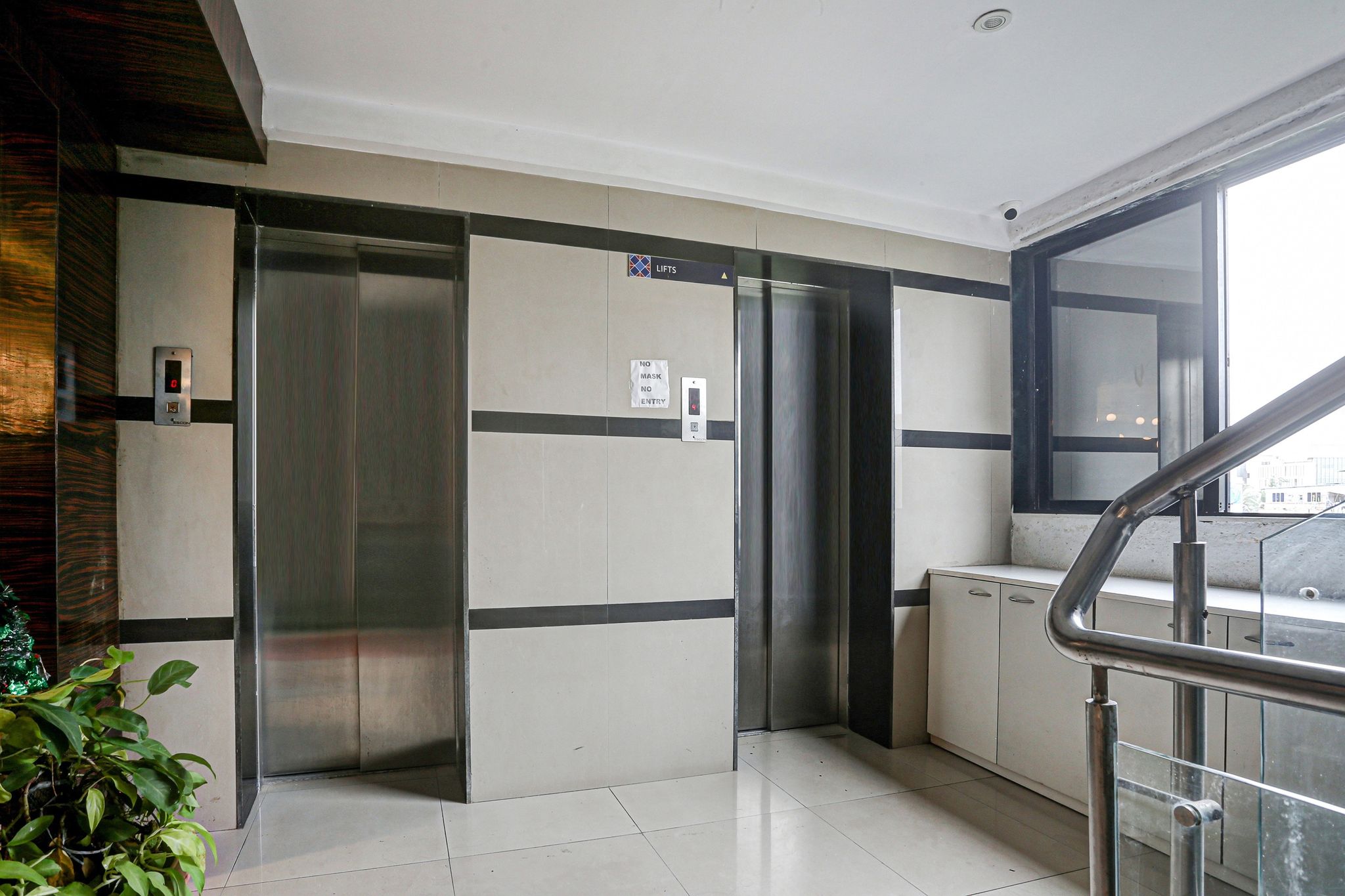 Super Collection O Andheri Near Western Express Highway