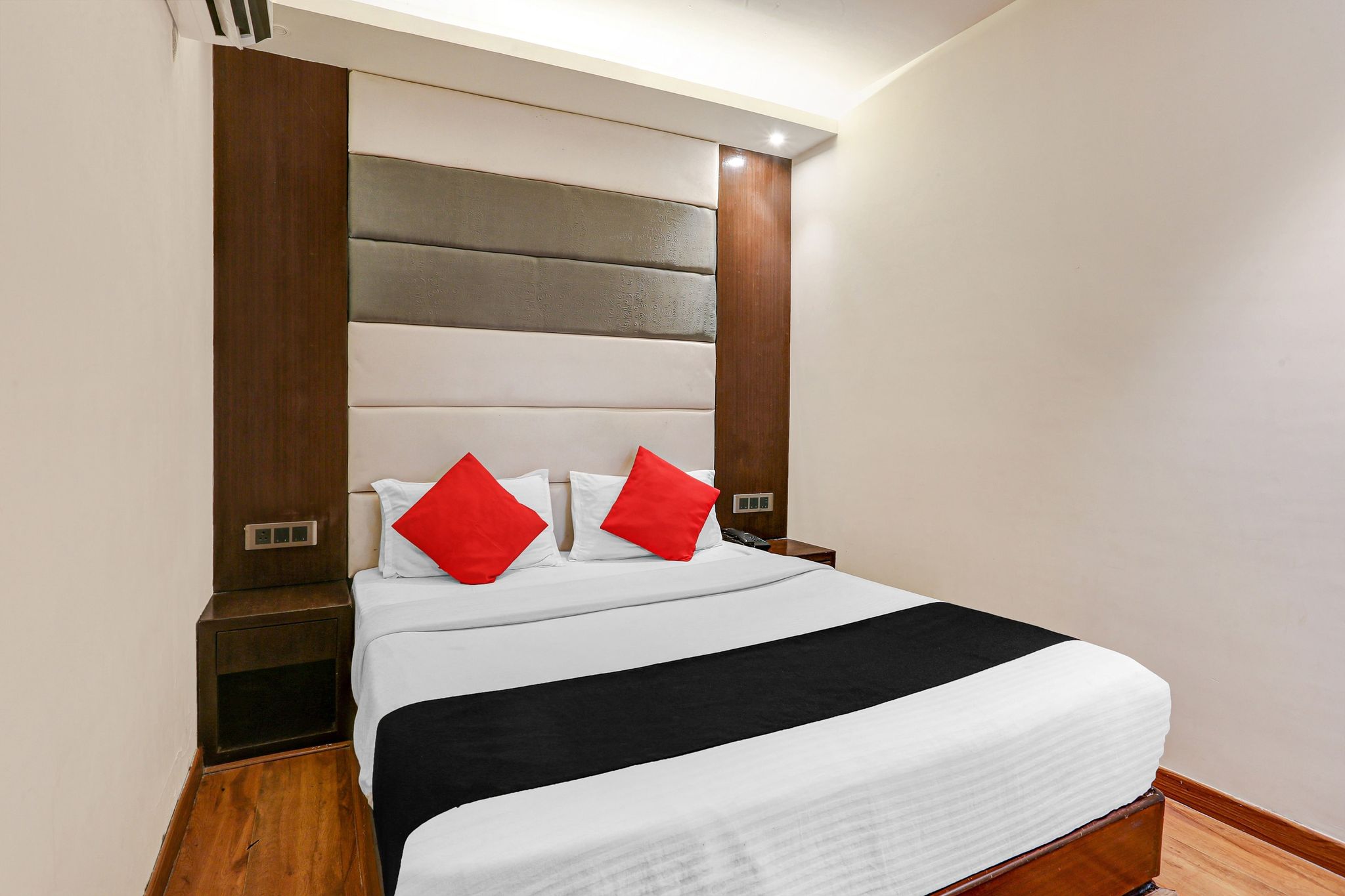 Super Collection O Andheri Near Western Express Highway