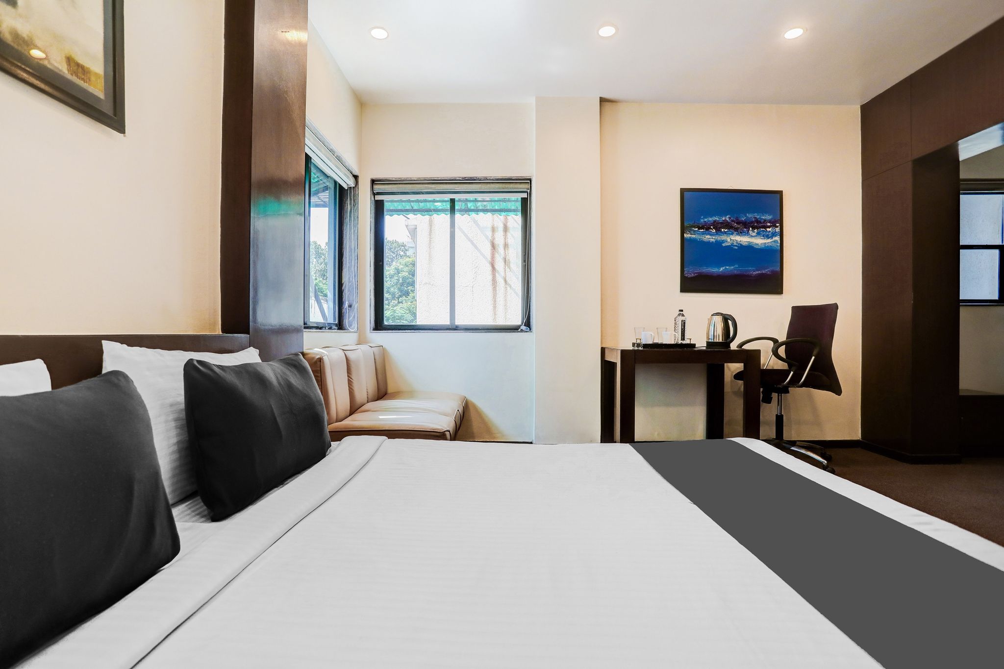 Townhouse Oak Ramdaspeth Downtown Classic 5