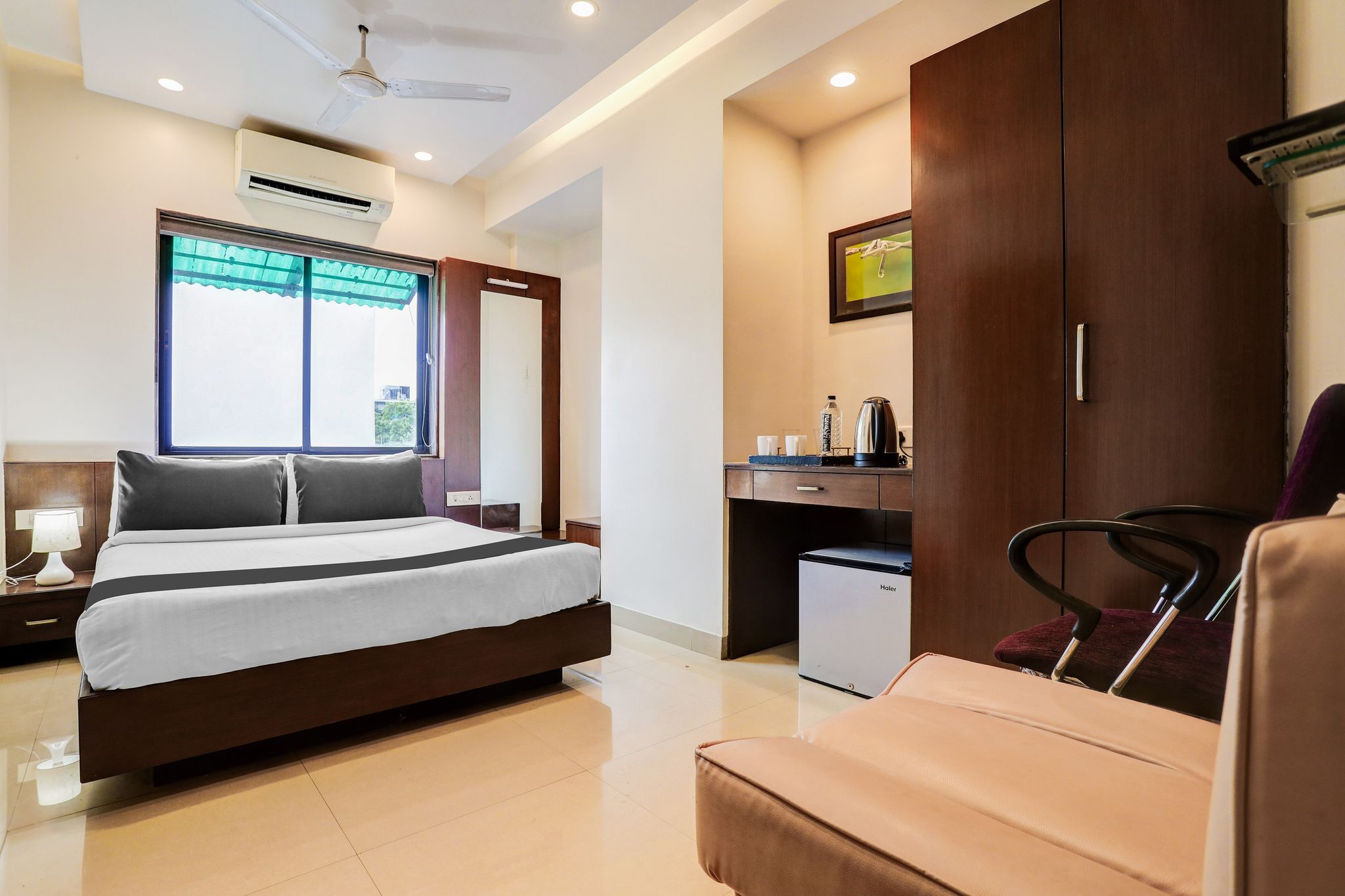 Townhouse Oak Ramdaspeth Downtown Classic 6